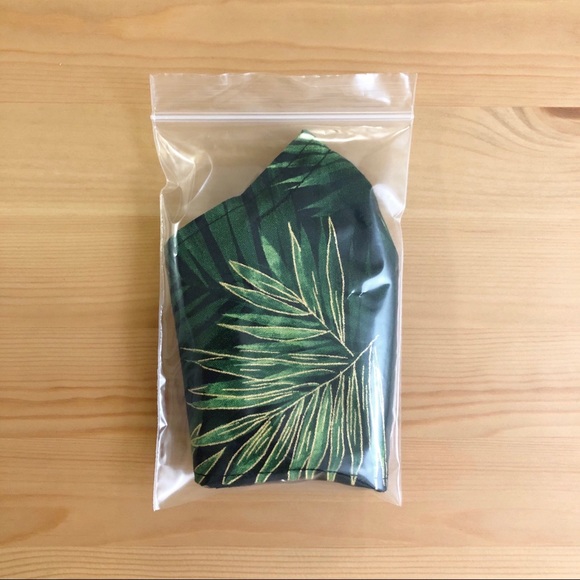 2 for 25$ Custom Handmade Face Mask / Black Liner - Picture 8 of 11